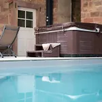 La Tour Des Remparts Pool & Jacuzzi * Saverne