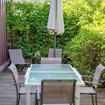 Feriehus La Tour Des Remparts Pool & Jacuzzi *