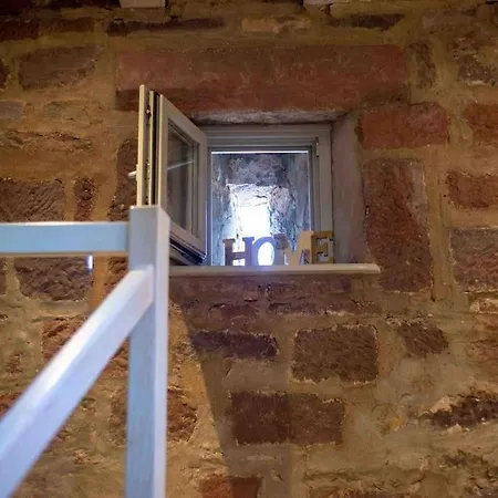 Hébergement de vacances La Tour Des Remparts Pool&jacuzzi *