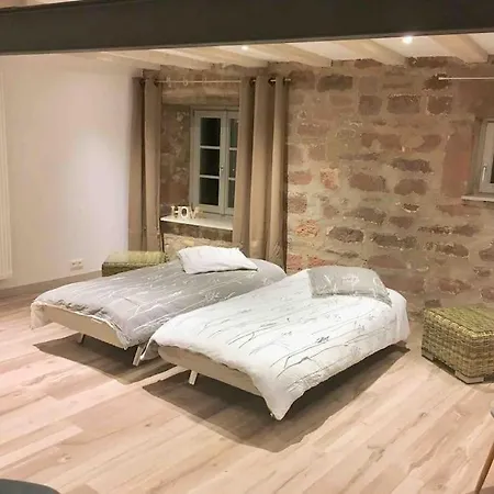 La Tour Des Remparts Pool&jacuzzi Hébergement de vacances *