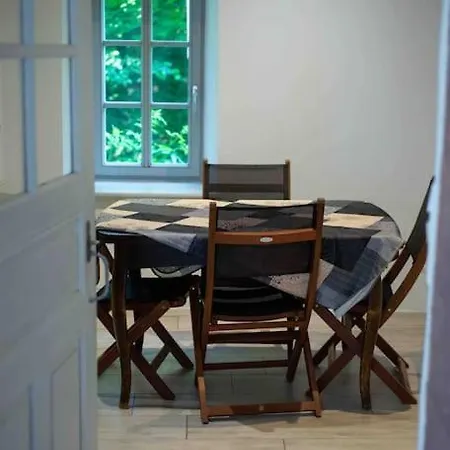 La Tour Des Remparts Pool&jacuzzi Hébergement de vacances