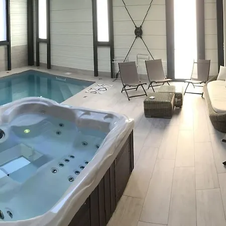 La Tour Des Remparts - Piscine Interieure Chauffee Et Bain A Remous Semesterbostad *