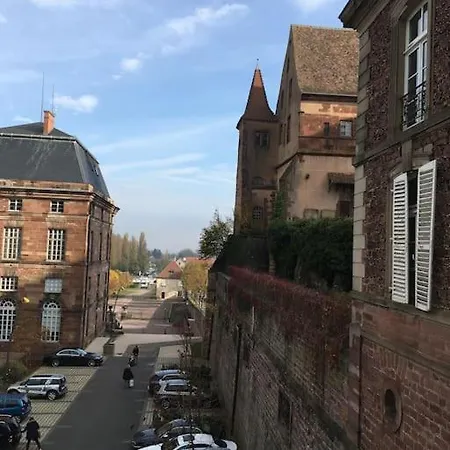 Hébergement de vacances La Tour Des Remparts Pool&jacuzzi