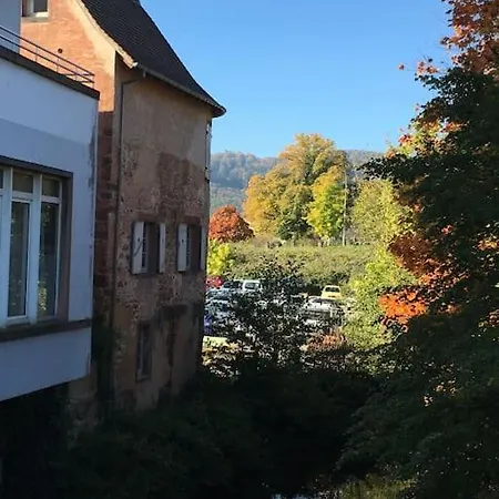 Hébergement de vacances La Tour Des Remparts Pool&jacuzzi