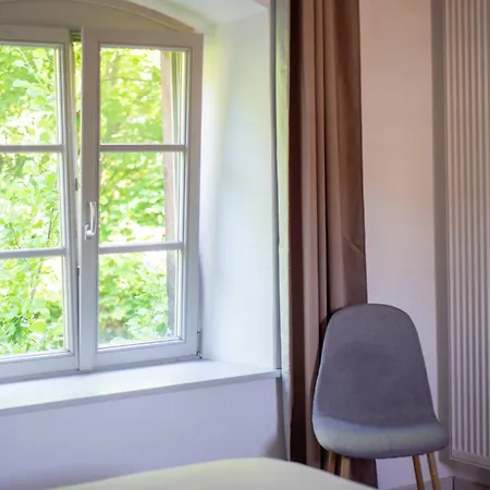 Hébergement de vacances La Tour Des Remparts Pool&jacuzzi