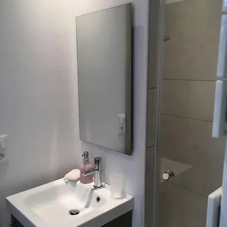 La Tour Des Remparts Pool&jacuzzi Hébergement de vacances