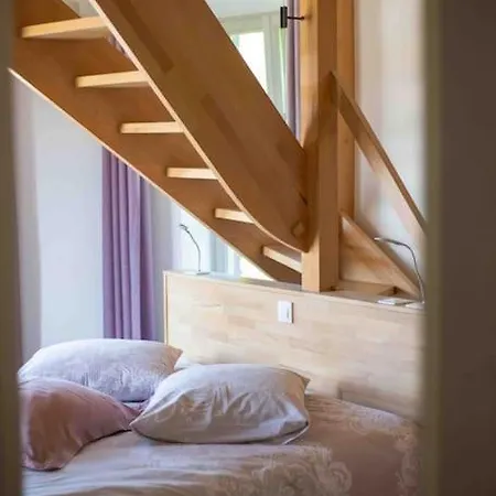 La Tour Des Remparts Pool&jacuzzi Hébergement de vacances *